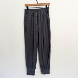 dark gray fleece drawstring sweatpants small